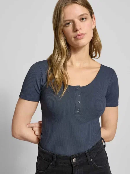 T-shirt z krótką listwą z zatrzaskami model ‘KITTE’ Pieces granatowa