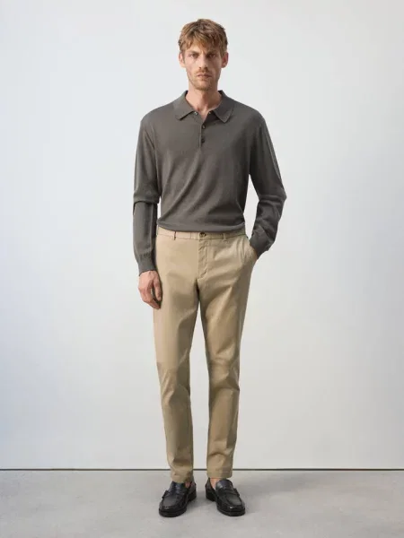 Spodnie chinosy Barna slim fit z diagonalu Mężczyzna 44 MANGO MAN beżowy