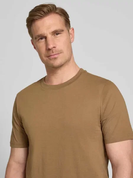 Damski t-shirt o kroju regular fit z okrągłym dekoltem Mcneal