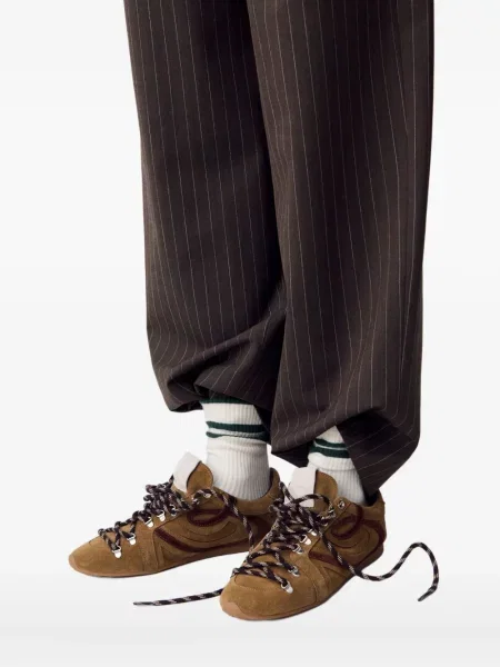 Tenisice Claudie Pierlot s vezicama od brušene kože smeđa