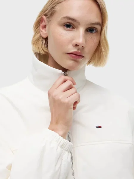 Джинсова куртка Tommy Jeans з високим коміром біла