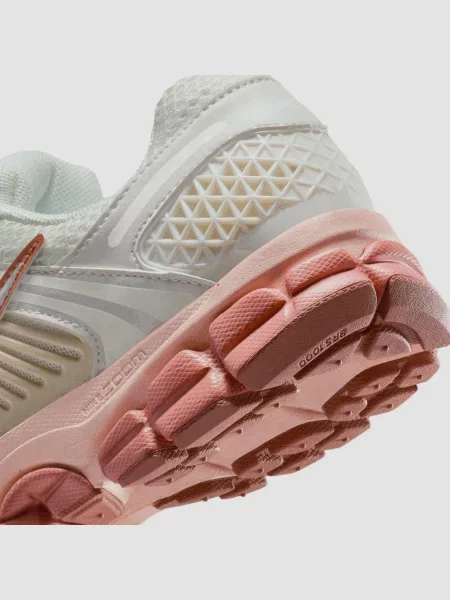 Кроссовки Nike Phantom белые