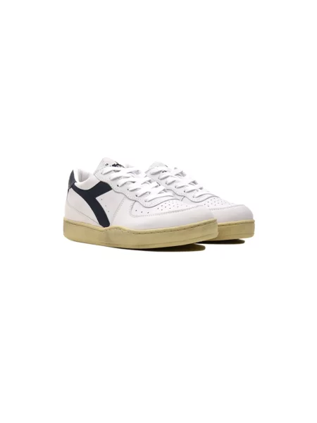 Sneakersy Diadora skórzane z przetarciami białe