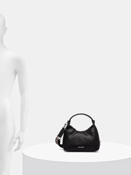 Calvin Klein Válltáska fekete