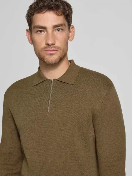 Sweter z dzianiny z prążkowanymi wykończeniami model ‘MILANO’ Jack & Jones Premium