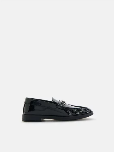 Reserved Lakierowane loafersy czarny