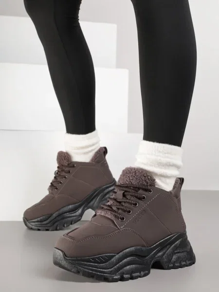 Botine Nirrise maro