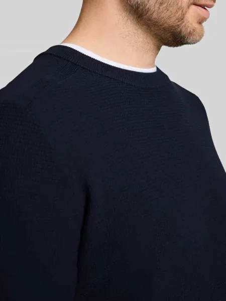 Sweter o kroju regular fit z okrągłym dekoltem i kołnierzem crew neck Tom Tailor granatowy
