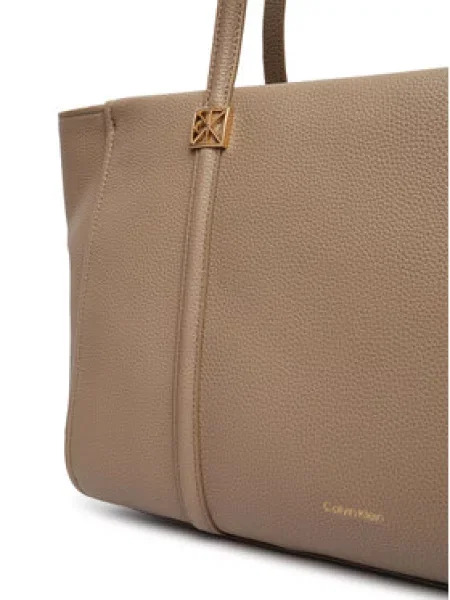 Kabelka Calvin Klein Emblem Hw Pebble Tote béžová