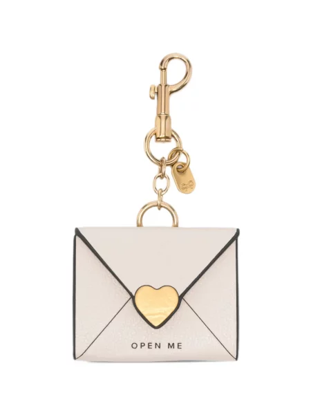 Privjesak Anya Hindmarch s uzorkom srca