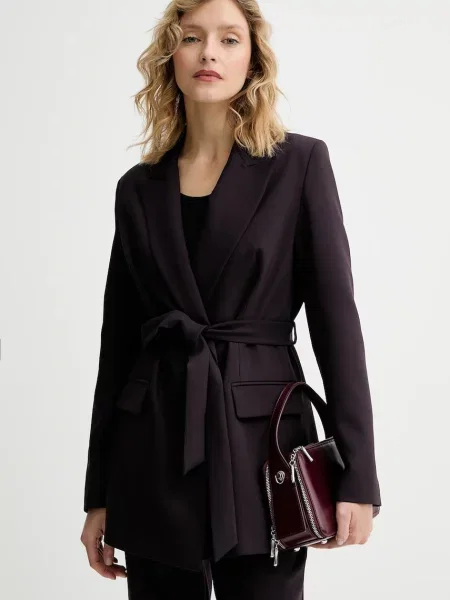 Answear.LAB sacou un singur rand de neted violet