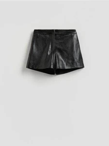 Reserved Szorty w zwierzęcy wzór czarny