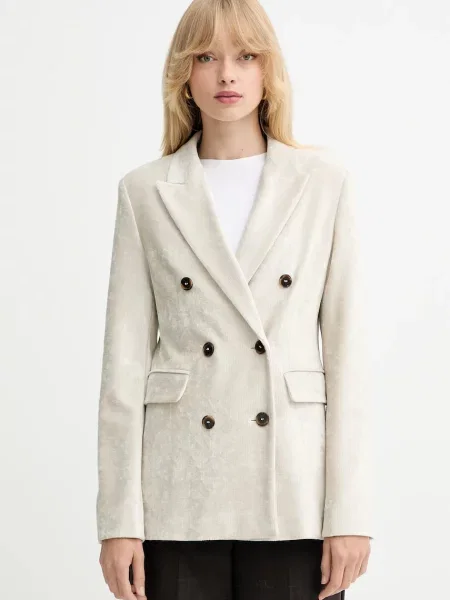 Marella sacou un singur rând de uni bej