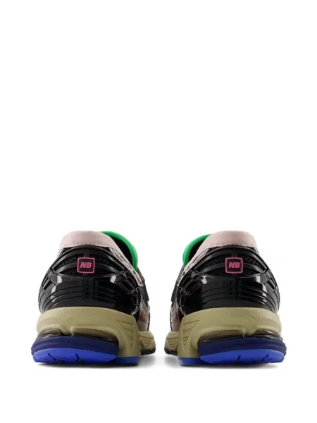 Бягане тениска New Balance с автограф с връзки черно