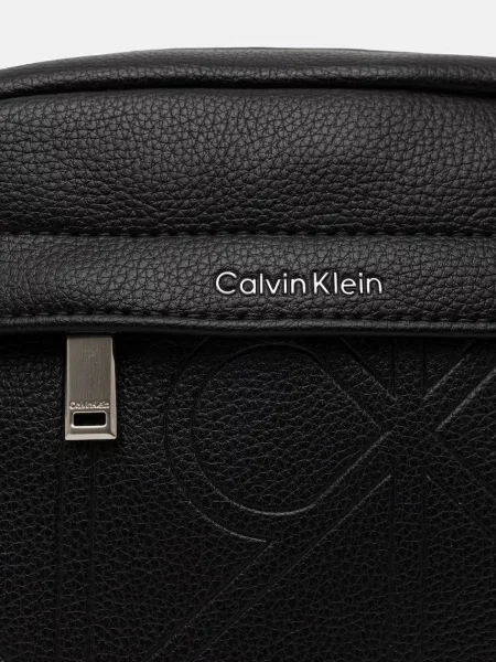Calvin Klein Válltáska fekete