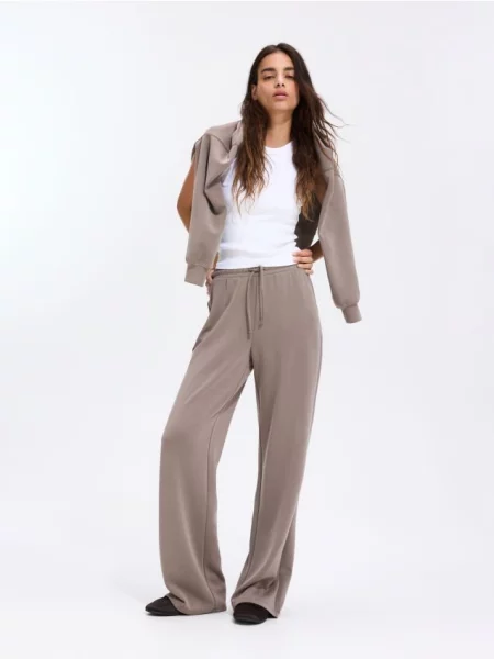 Reserved Pantaloni long leg cu modal cafeniu