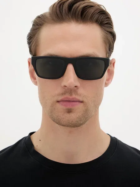 Emporio Armani Napszemüveg fekete