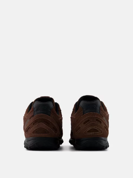 Замшеві кросівки New Balance коричневі