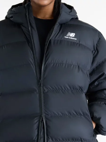 Длинная куртка New Balance черная