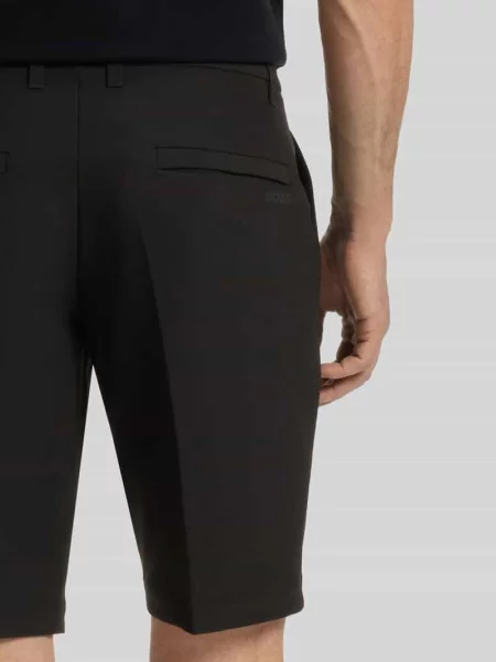 Szorty chinosy o kroju slim fit ze szlufkami na pasek Boss czarne