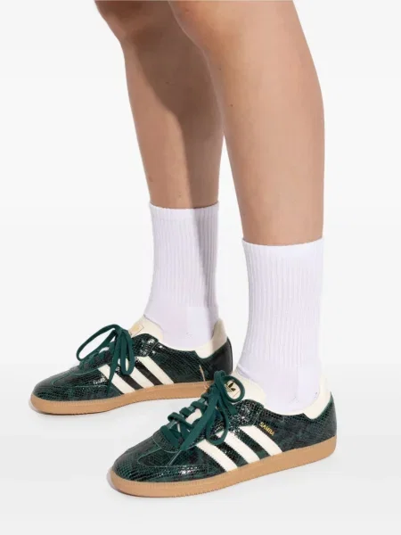 Pantaloni Adidas cu model leopard din jerseu roșu