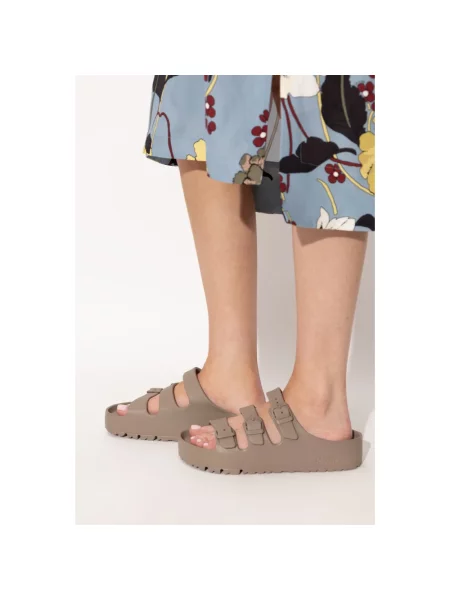 Lniane klapki Birkenstock beżowe