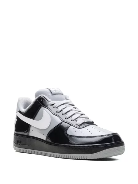 Sneakerși Nike Air Force 1 din piele de căprioară gri