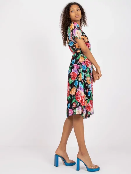 Rochie midi Fashionhunters cu model floral cu imagine până la genunchi negru