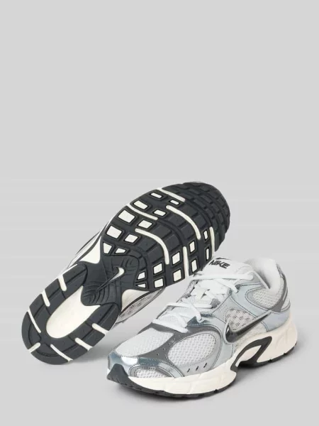 Sneakersy z detal z logo model RNR' Nike beżowe