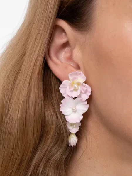 Cercei Jennifer Behr cu model floral roz