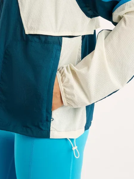 Ветровка New Balance синяя