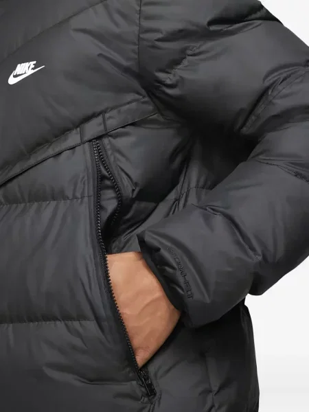 Fleecové běžecké kraťasy Nike s vázáním červené