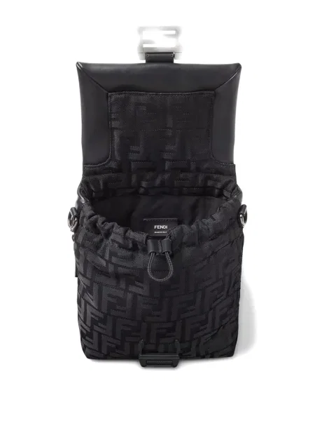 Geantă Fendi cu cataramă negru