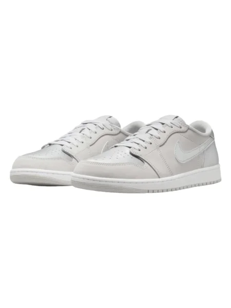 Pantofi Nike gri