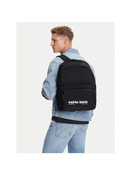Plecak Calvin Klein z nadrukiem czarny