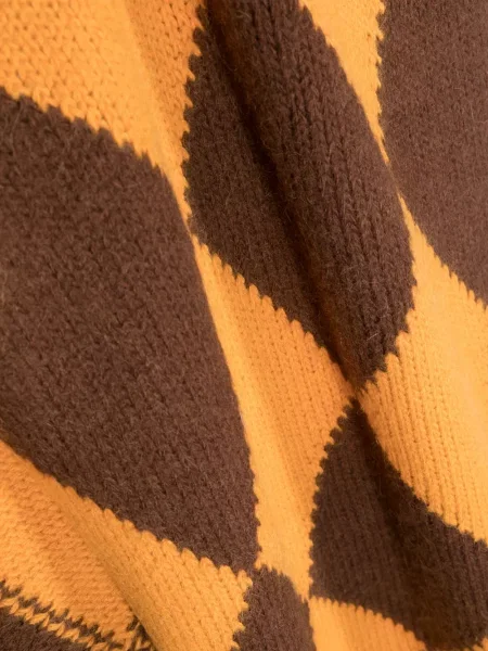 Dzianinowa szal La Doublej z wzorem argyle żółta