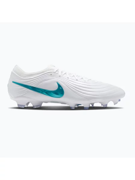 Футбольные кроссовки Nike Tiempo белые