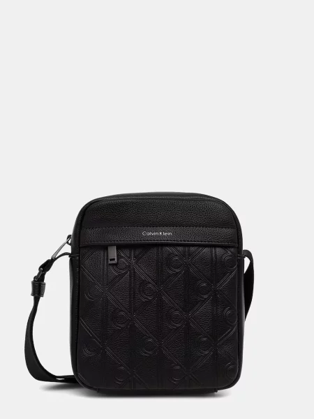 Geantă crossover Calvin Klein Emblem Aop Deboss Reporter negru