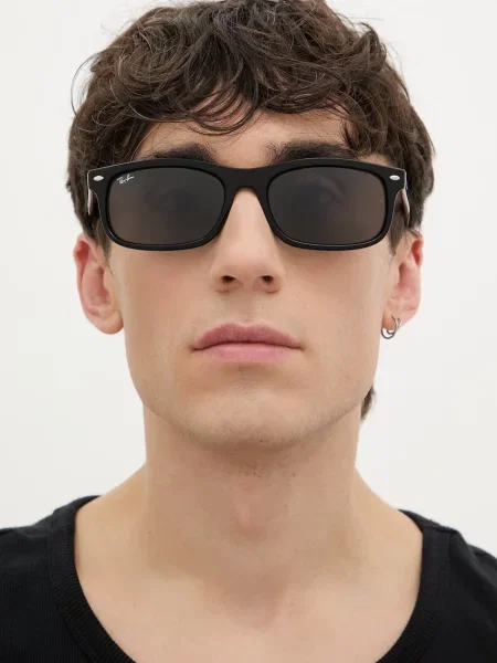 Ray-Ban napszemüveg fekete