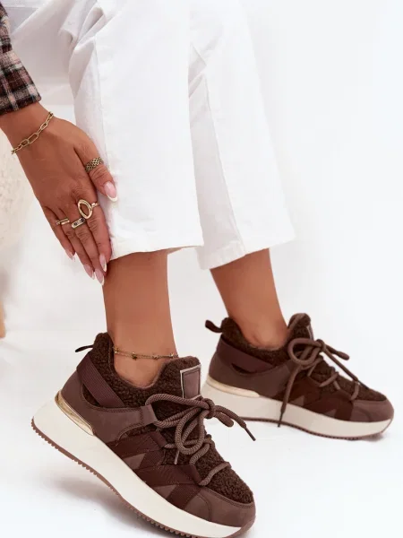 Superge Boto s platformo izolirana rjava