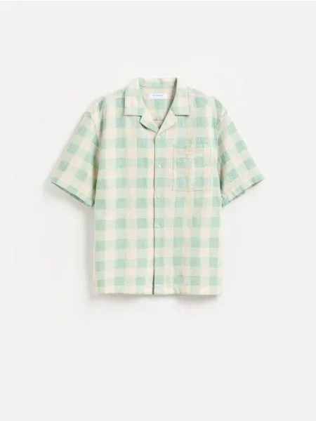 Reserved Cămașă regular fit din verde-pal verde