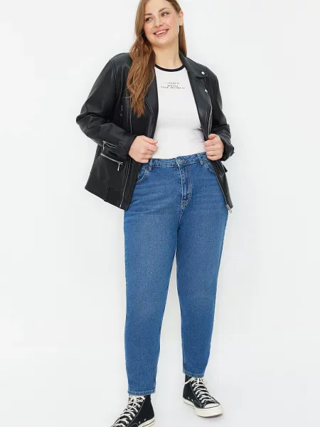 Blugi mom fit Trendyol cu talie înaltă albastru