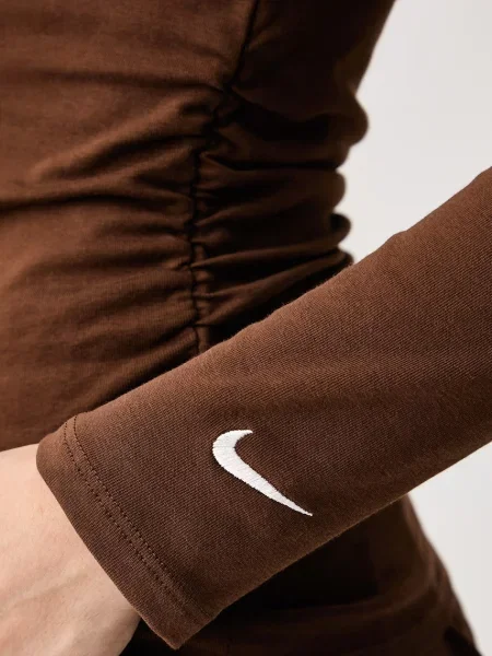 Felső Nike Sportswear barna