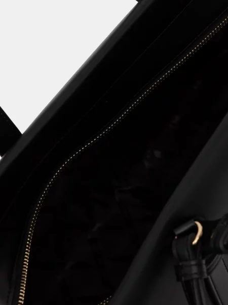 Armani Exchange Táska fekete