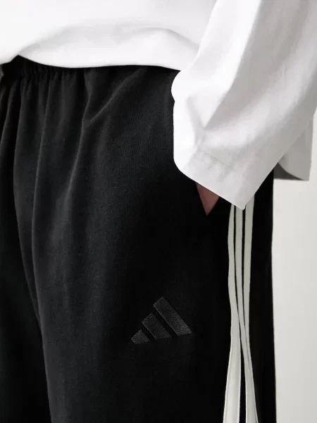 Adidas трикотажні шорти