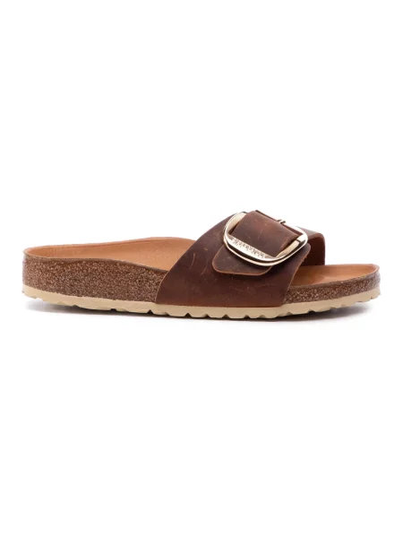 Klapki Birkenstock skórzane na sprzączkę na płaskim obcasie brązowe
