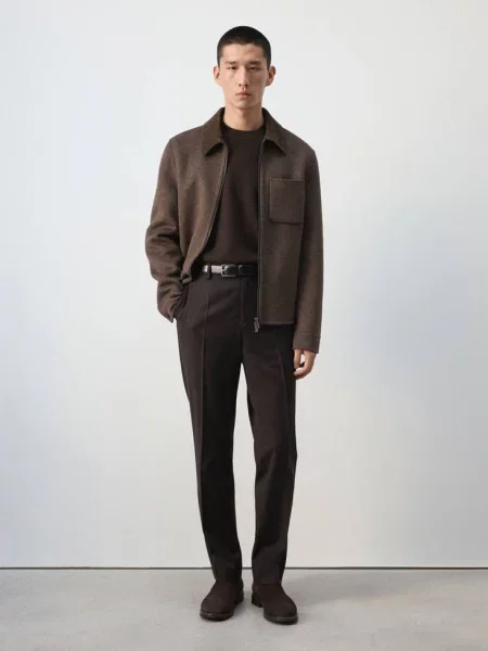 Spodnie regular fit z mieszanki wełny Mężczyzna 48 MANGO MAN brązowy