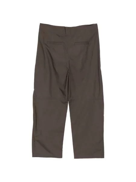 Pantaloni Less maro