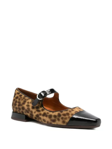 Balerini Chie Mihara cu imagine cu model leopard maro