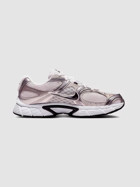 Кросівки повсякденні NIKE V5 Rnr бронзовий штучна шкіра/текстиль
